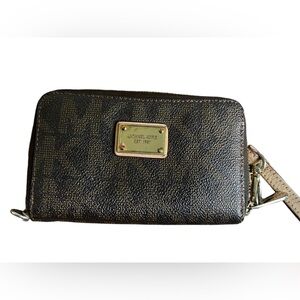 Michael Kors Wristlet Wallet